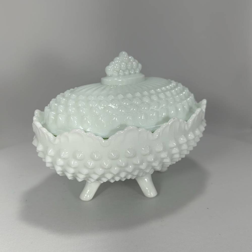 Vintage Fenton Hobnail - Milk glass Dish with Lid - Picture 4 of 17